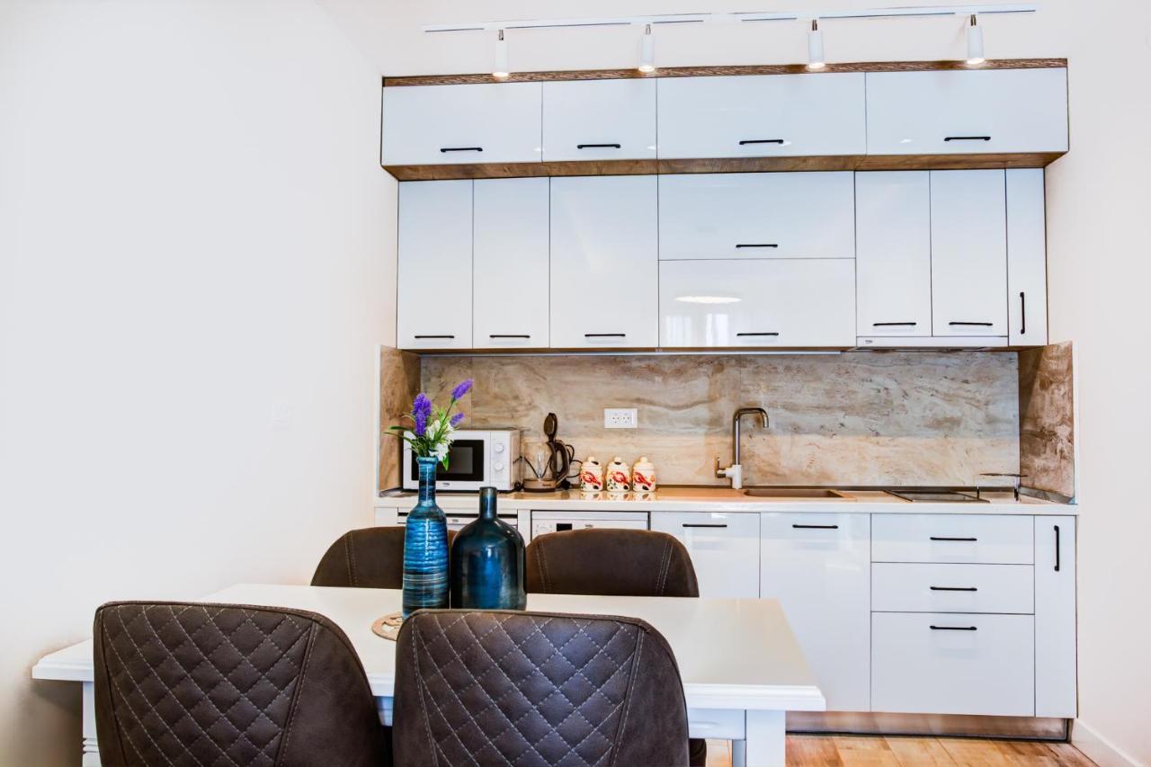 Apartments - Stella Petrovac Bagian luar foto